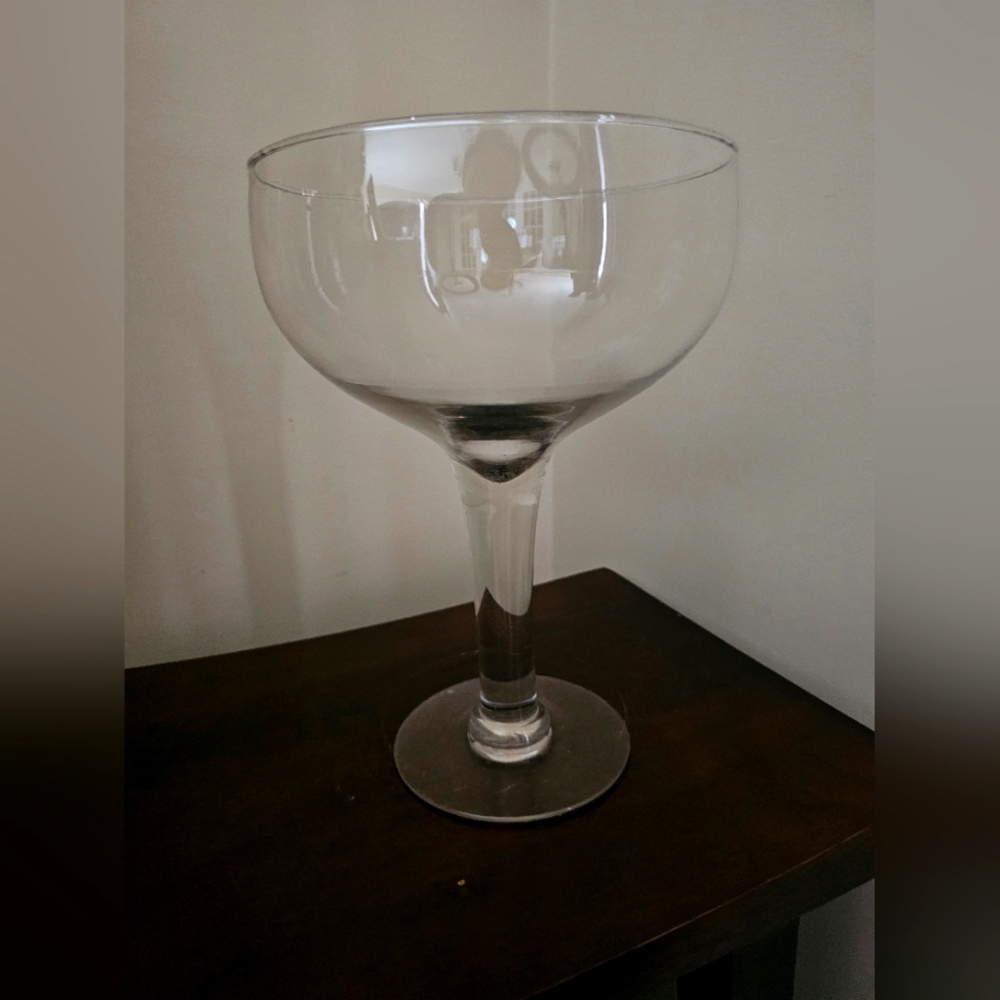 10.5" Giant champagne glass